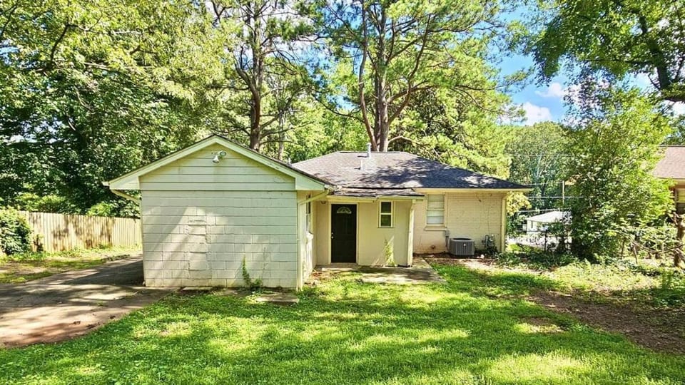 Decatur Home Minutes to ATL Sleeps 10 House in Atlanta