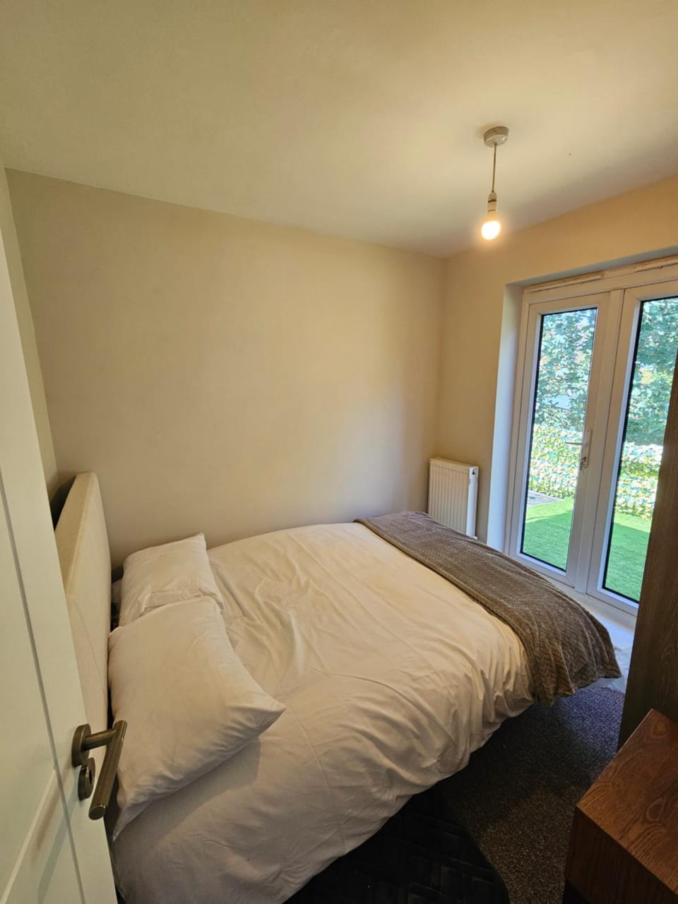 3 bedroom stylish house - Quiet & Central with free parking Bed and Breakfast in Birmingham