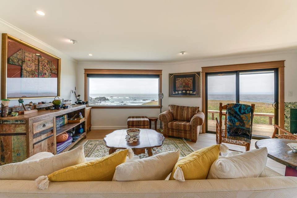 Walk to Beach Luxury Oceanfront Escape in Caspar House in Caspar