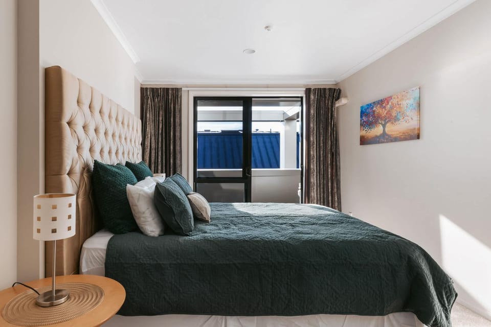 Cosy Mount Base King Bed Ensuite & Top Location Apartment in Bay Of Plenty