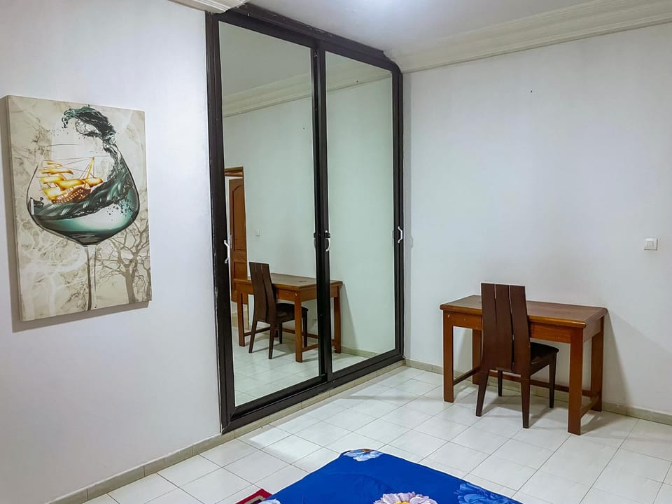 Seating area, Bedroom
