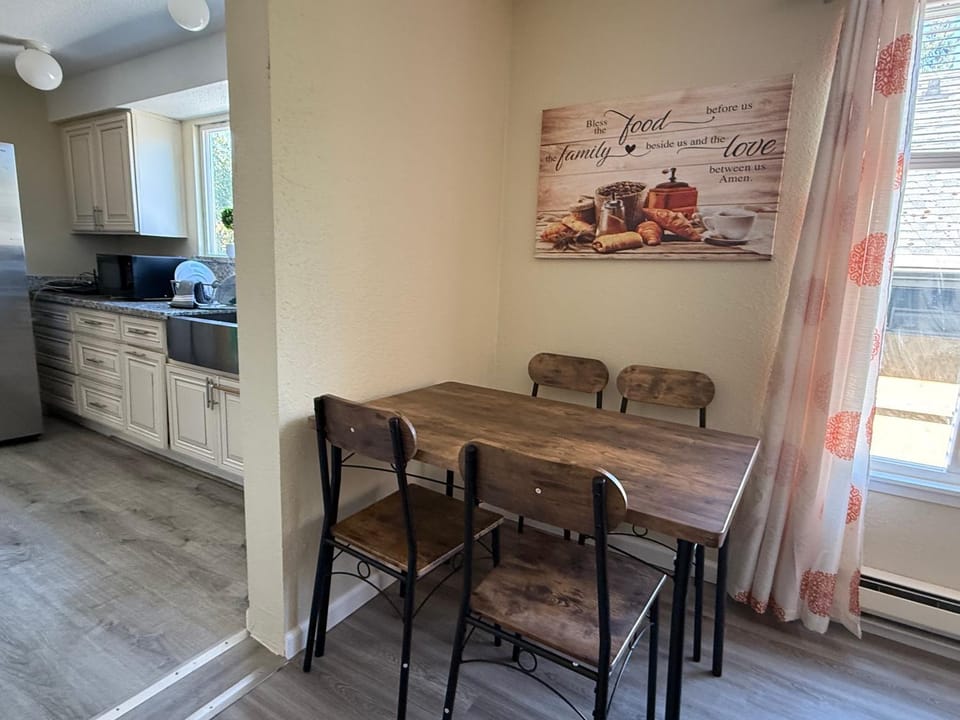 Private Room "Cherry" by UW Vacation rental in University District