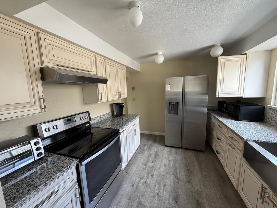 Private Room "Cherry" by UW Vacation rental in University District