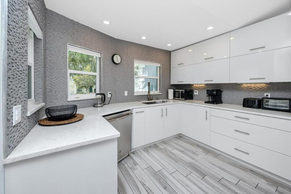 Coffee/tea facilities, Kitchen or kitchenette