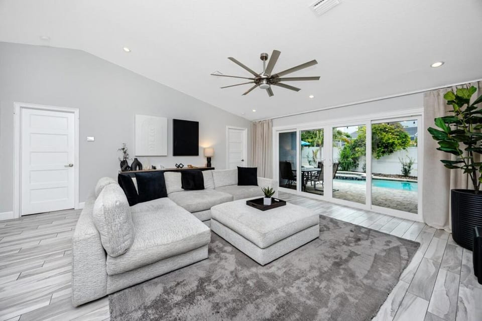 Living room, Pool view