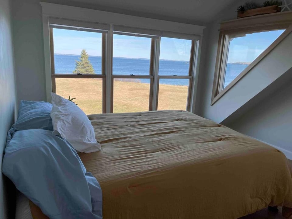 Lamoine Beach House House in Lamoine