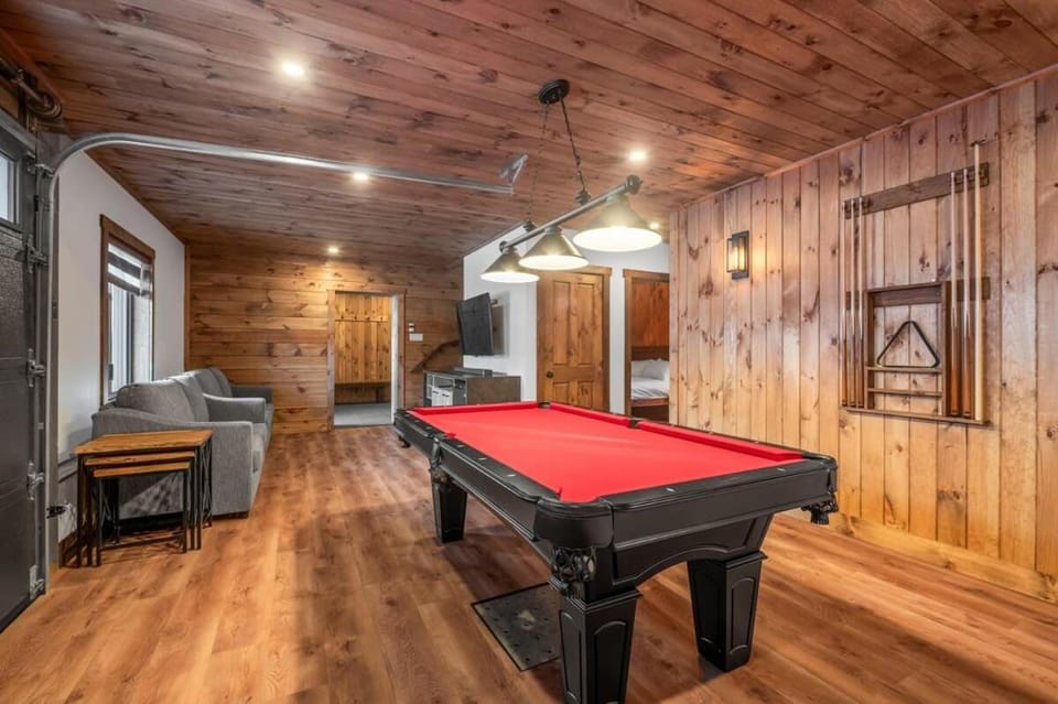 Promontoire-29 Mountain chalet with a hot tub House in Maine