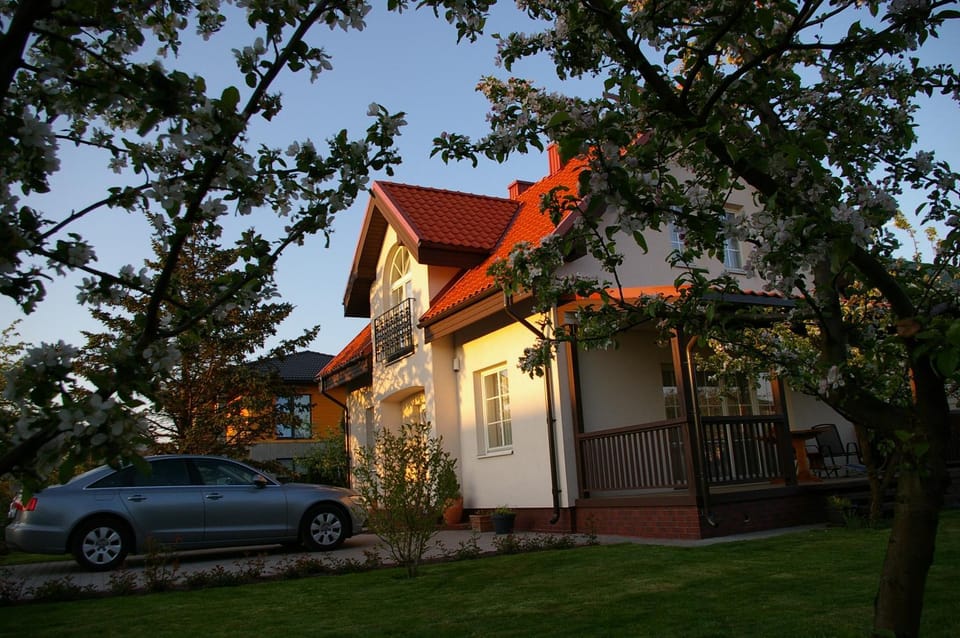 Property building, Facade/entrance, Balcony/Terrace