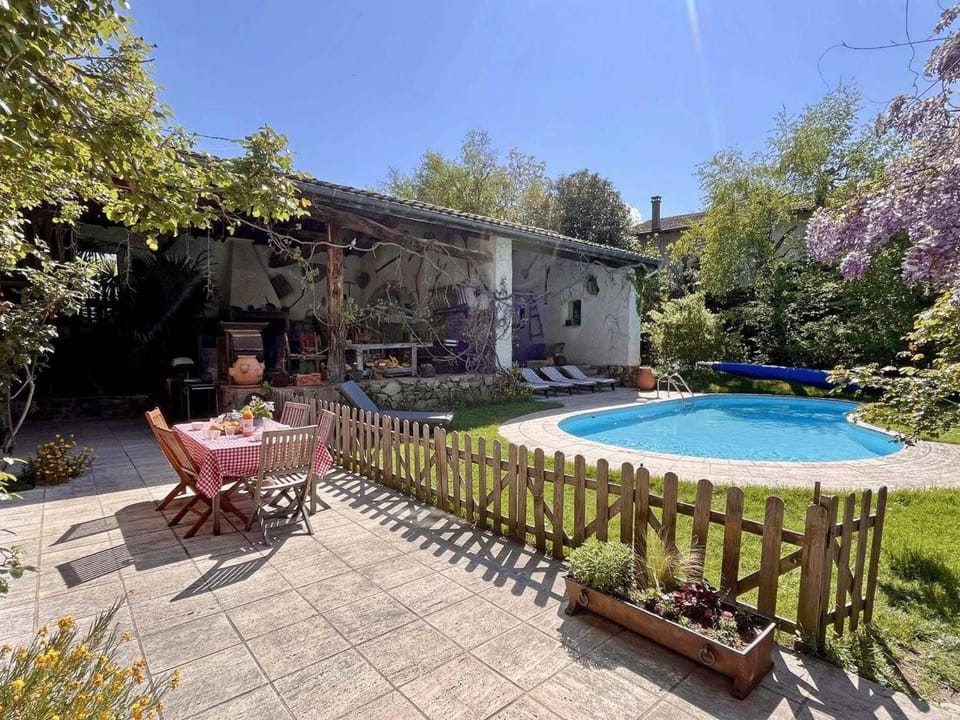Domaine de Campagne : Grands Gîtes avec Piscine, Spa, Animaux Bienvenus - FR-1-496-364 House in Auvergne-Rhône-Alpes