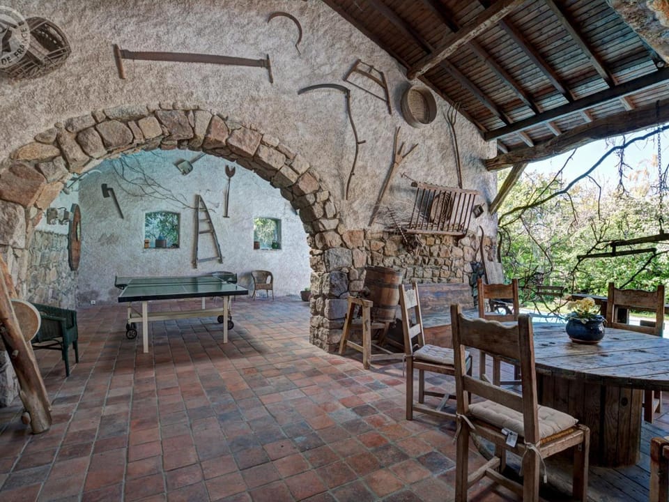 Domaine de Campagne : Grands Gîtes avec Piscine, Spa, Animaux Bienvenus - FR-1-496-364 House in Auvergne-Rhône-Alpes