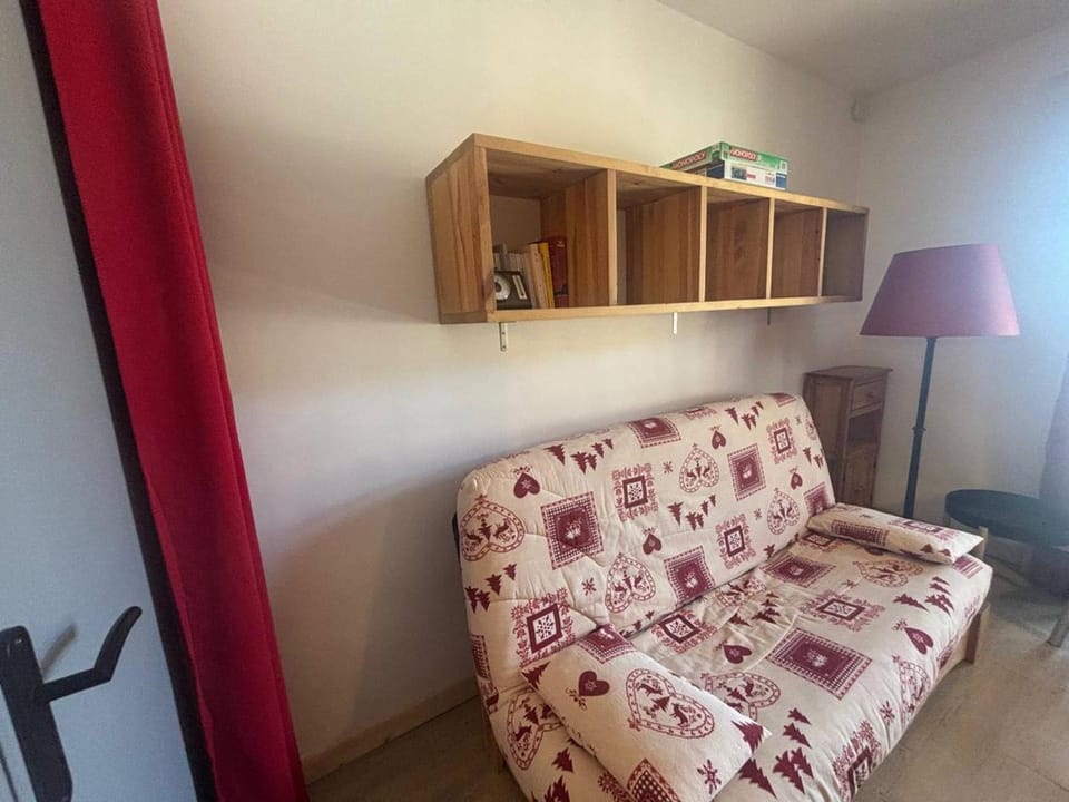 Studio cabine avec ascenseur, idéal couple ou famille, fonctionnel et bien équipé - FR-1-593-136 Cabin in Catalonia