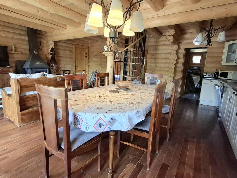 Chalet spacieux avec terrasse et parking à Bolquère - FR-1-592-87 Chalet in Bolquère
