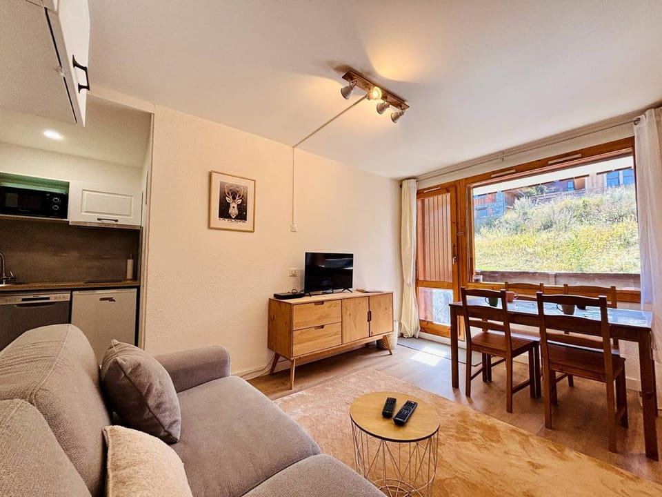 Appartement 2 pièces, 4 pers, balcon, ski aux pieds - FR-1-353-155 Apartment in Landry