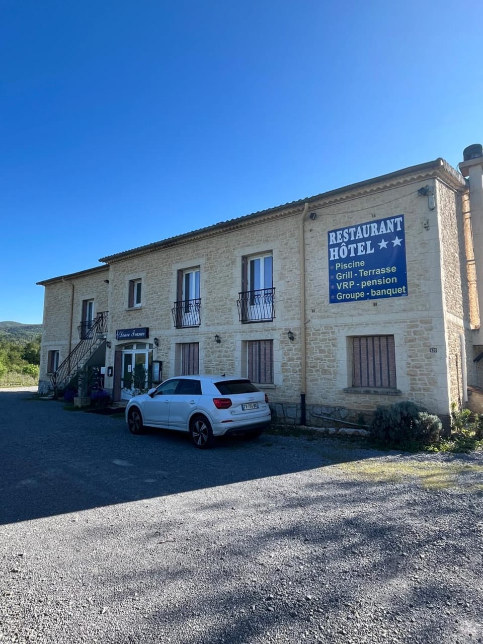 Hôtel Restaurant Douce France Hotel in Provence-Alpes-Côte d'Azur