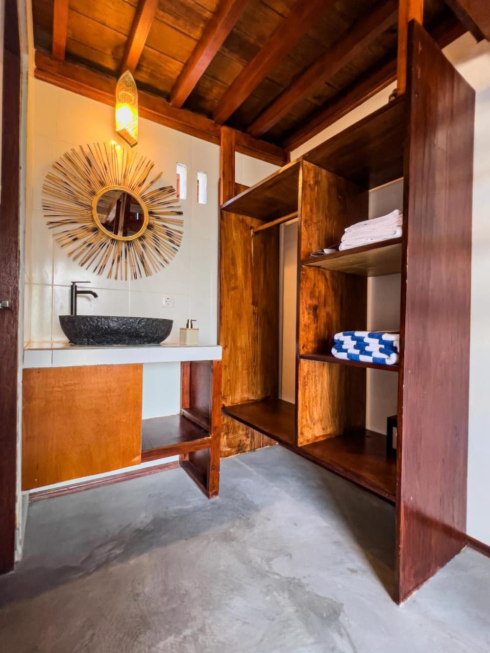 Toilet, Bathroom, wardrobe