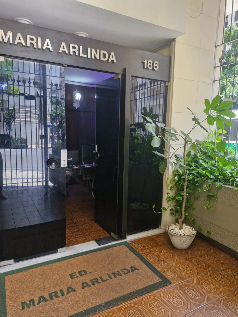 Property building, Facade/entrance