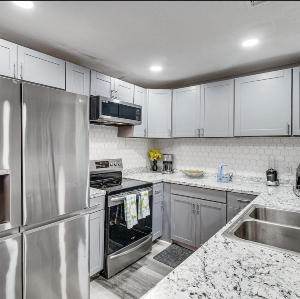 Stunning, Pet-friendly Home in Savannah House in Savannah