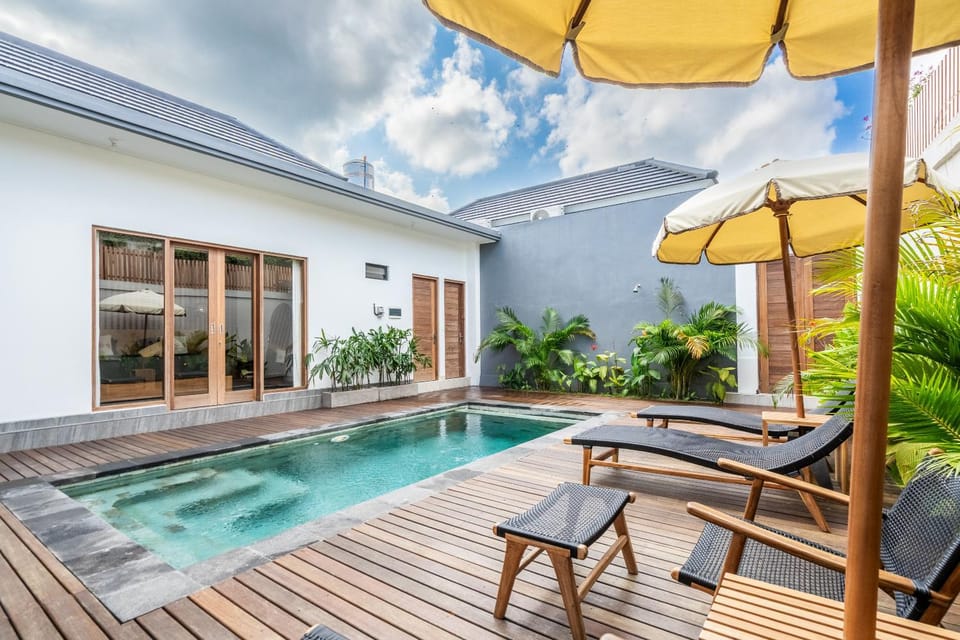 Property building, Patio, Day, View (from property/room), Pool view, Swimming pool, sunbed