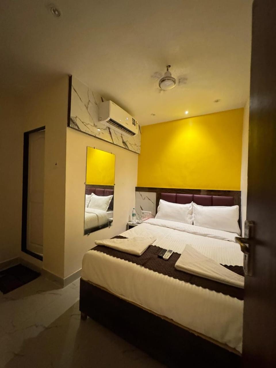 hotel rishi palace ashlfa metro Hotel in Mumbai