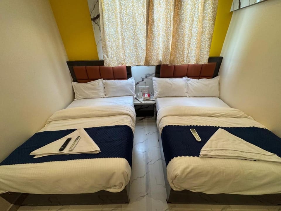 hotel rishi palace ashlfa metro Hotel in Mumbai