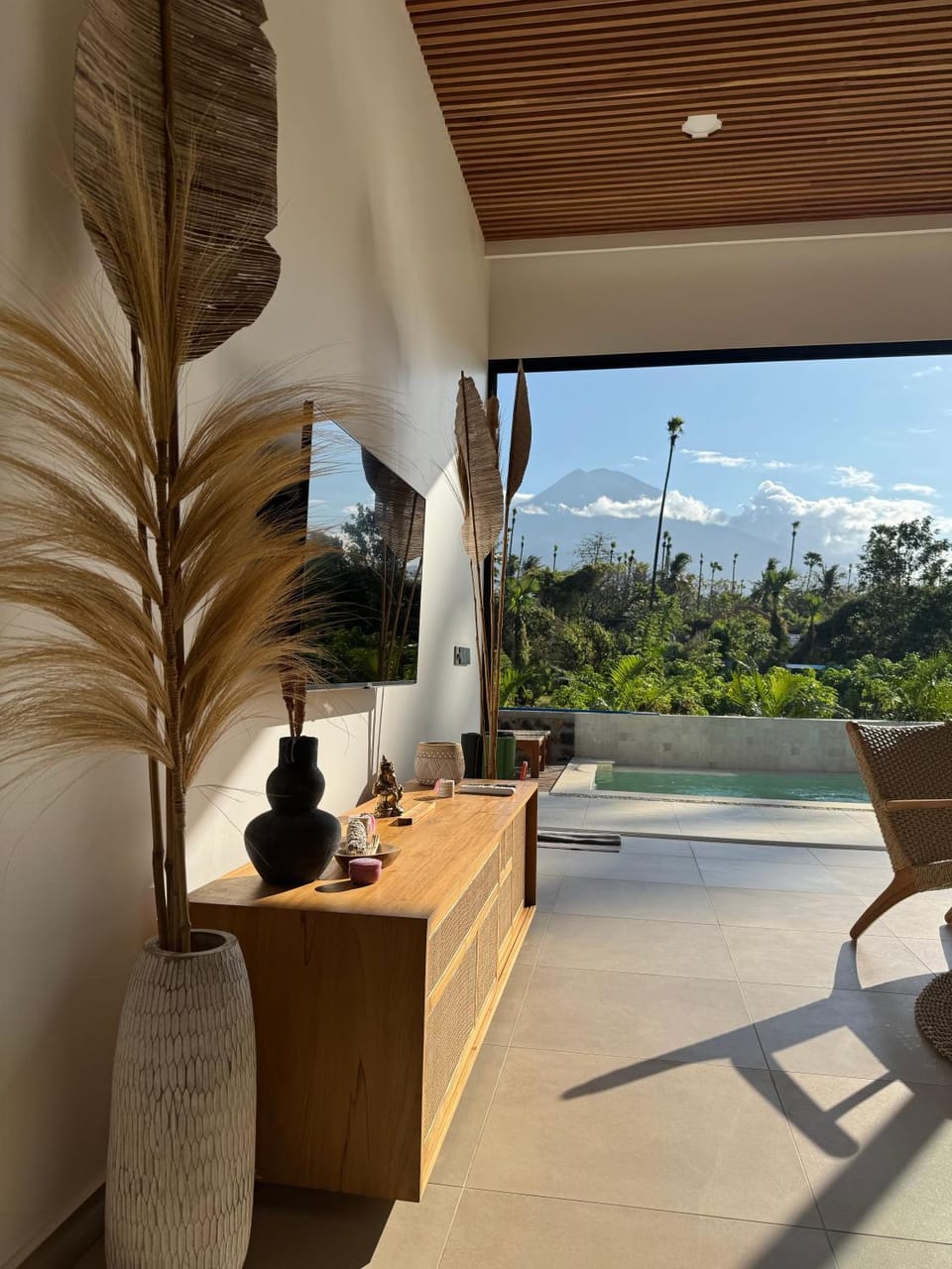Julim Aura - Best Agung View Villa in Abang