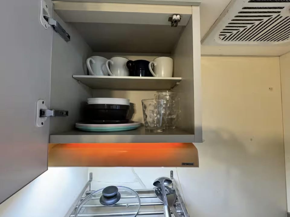 京橋プルトンビル Apartment in Osaka