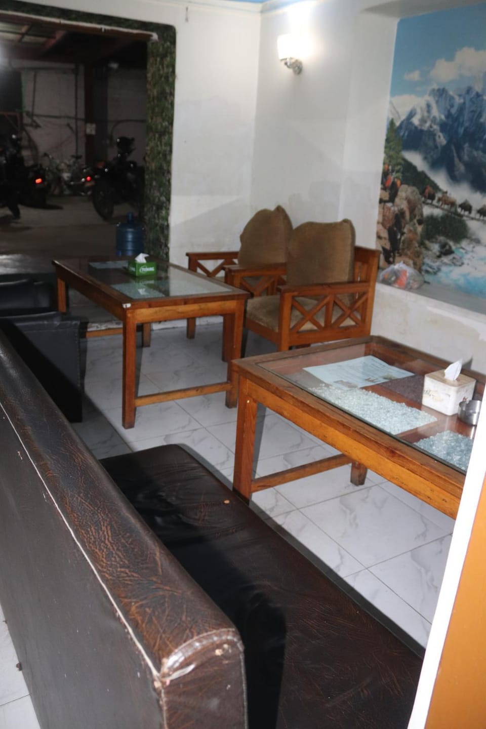 Seating area, Dining area