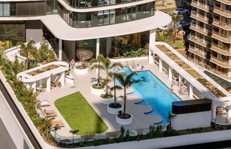 Garden view, Pool view, Swimming pool, sunbed