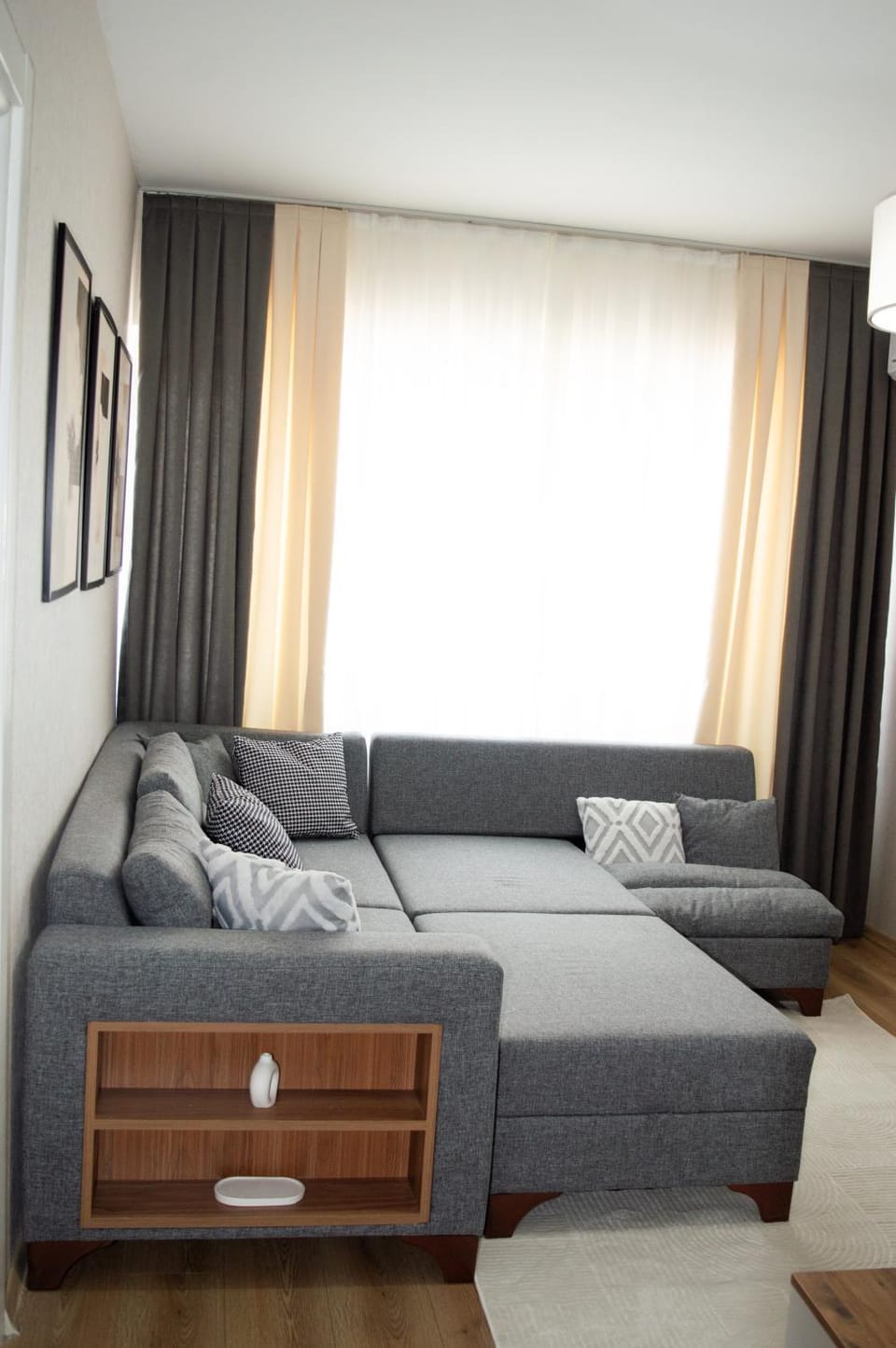 Bed, Living room, Photo of the whole room, Seating area, Bedroom