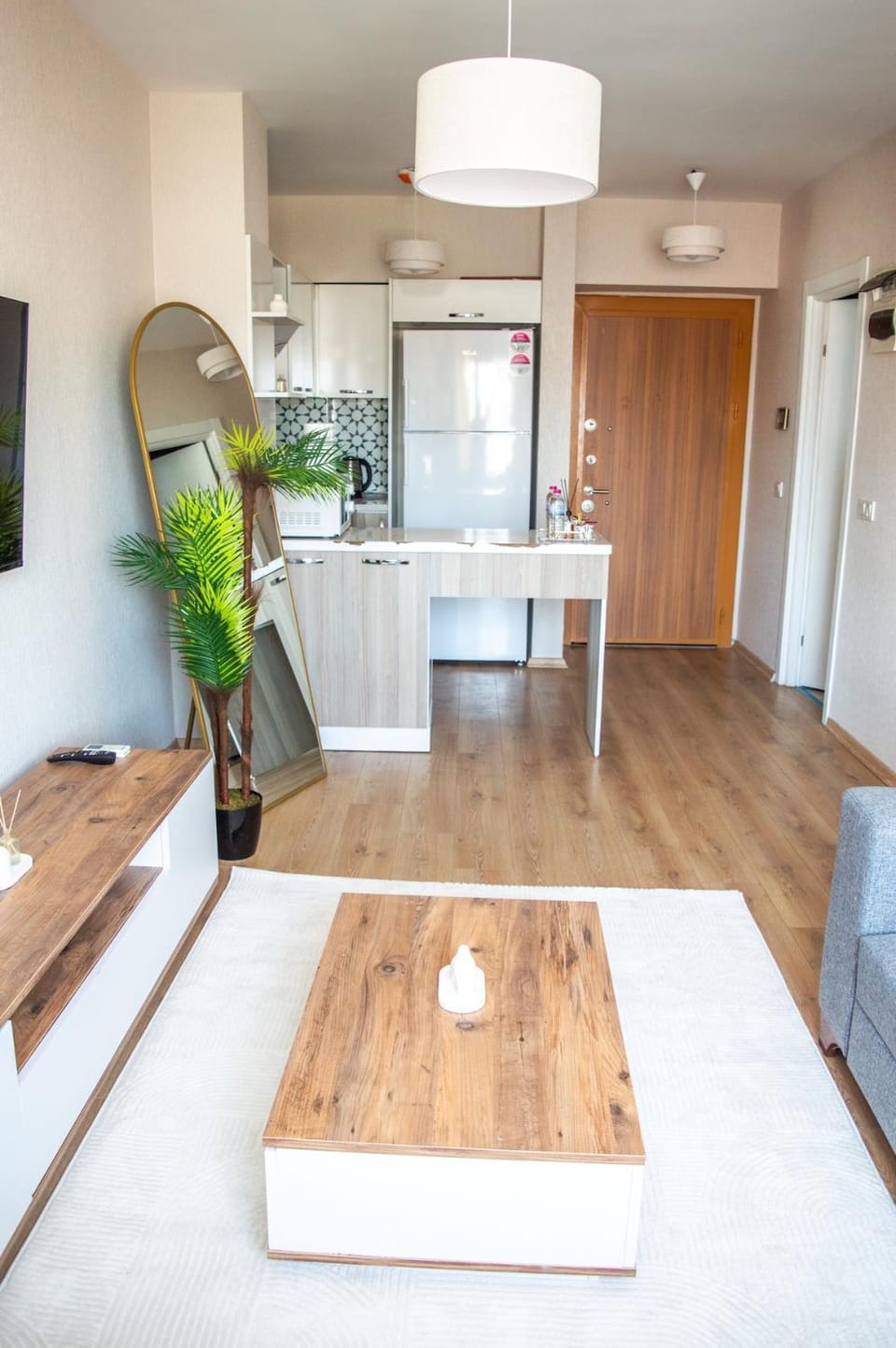 Kitchen or kitchenette, Living room, Seating area, Dining area