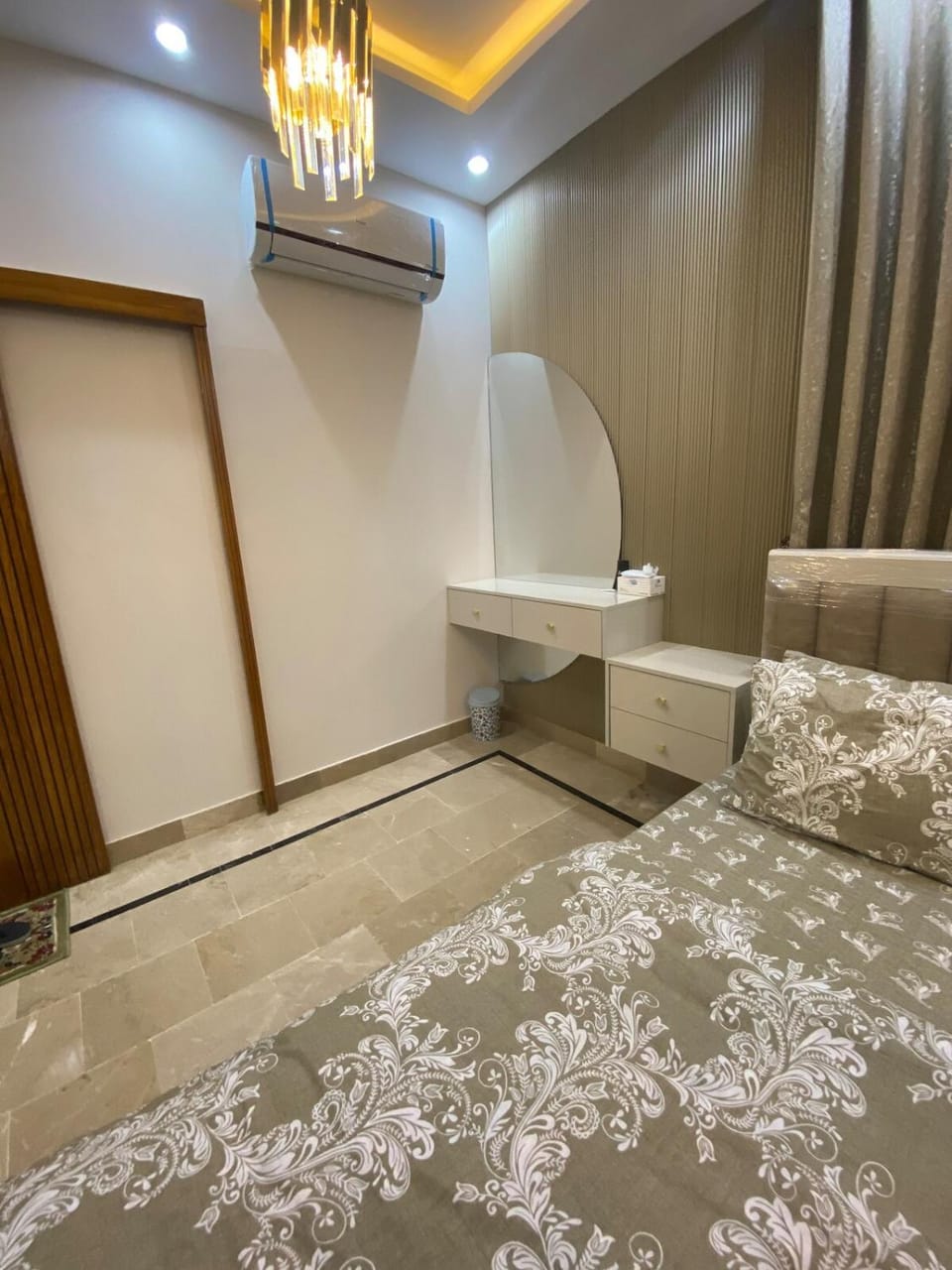 Johar Guesthouse-Suite 3Bed and Lounge in Karachi Villa in Karachi