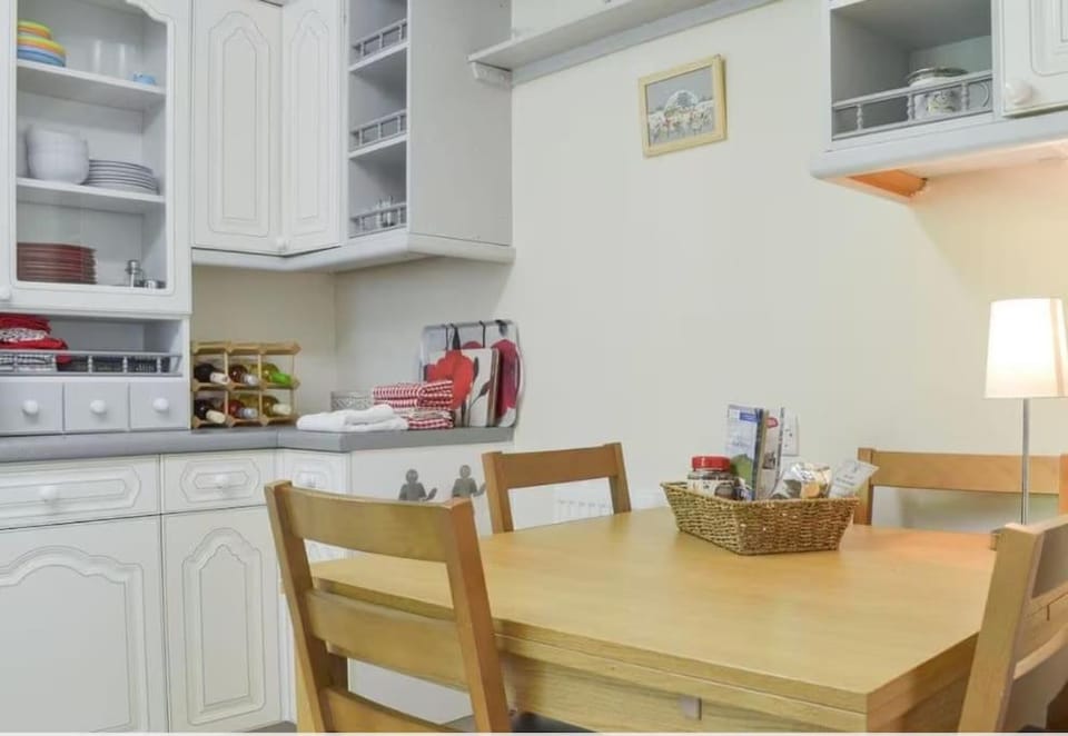 Greenacres Cottage Middleton by Wirksworth House in Amber Valley