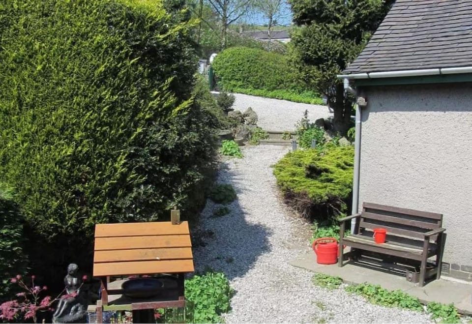 Greenacres Cottage Middleton by Wirksworth House in Amber Valley