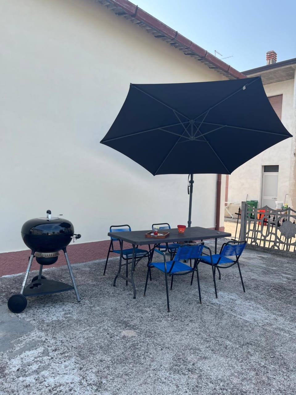 Patio, BBQ facilities, Seating area, Dining area, sunbed
