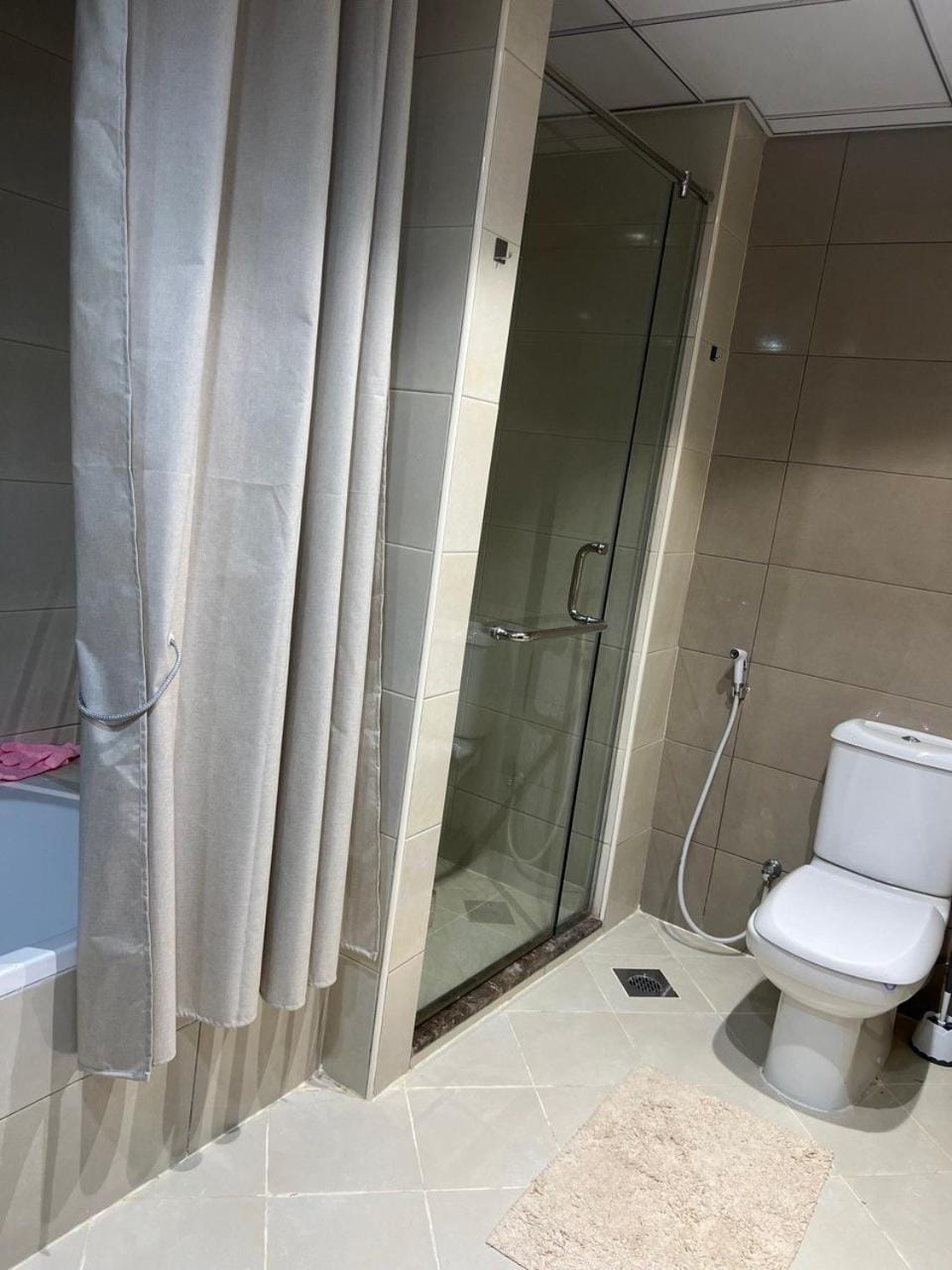 Shower, Toilet