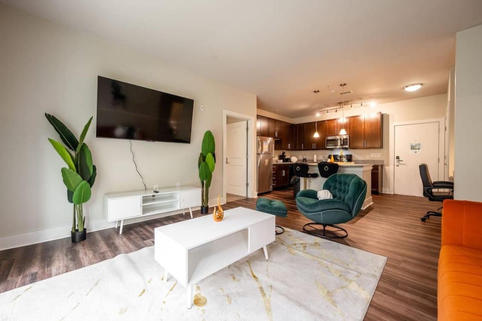Stylish 2BR Keystone Apartment in Indianapolis