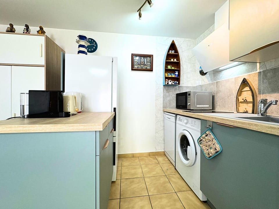 dishwasher, stove, washing machine, kitchen