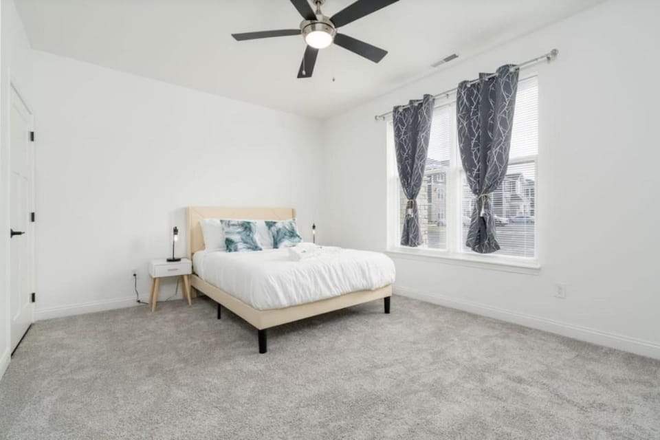 Your Cozy 2BD Whitestown Apartment in Indiana