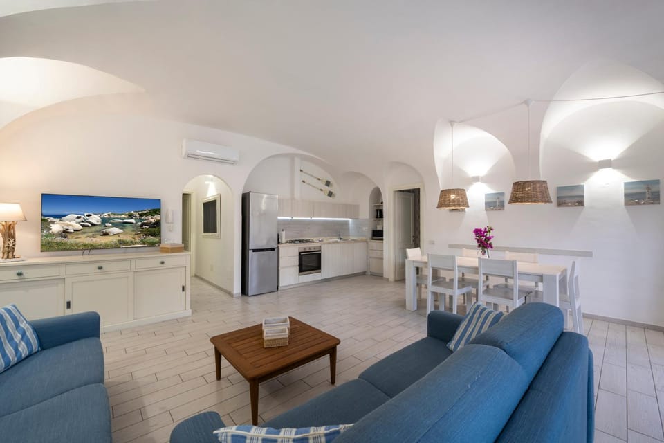 TV and multimedia, Living room, Seating area, kitchen