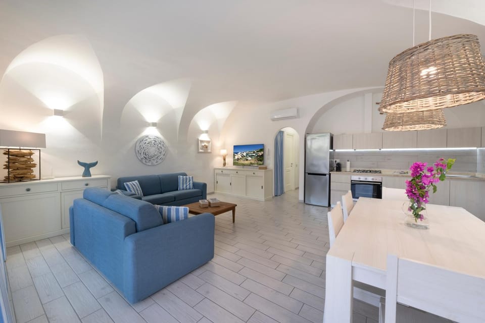 TV and multimedia, Living room, Dining area, oven, kitchen