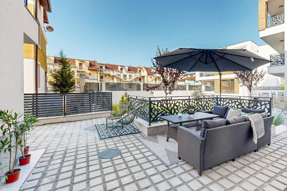 Patio, Seating area