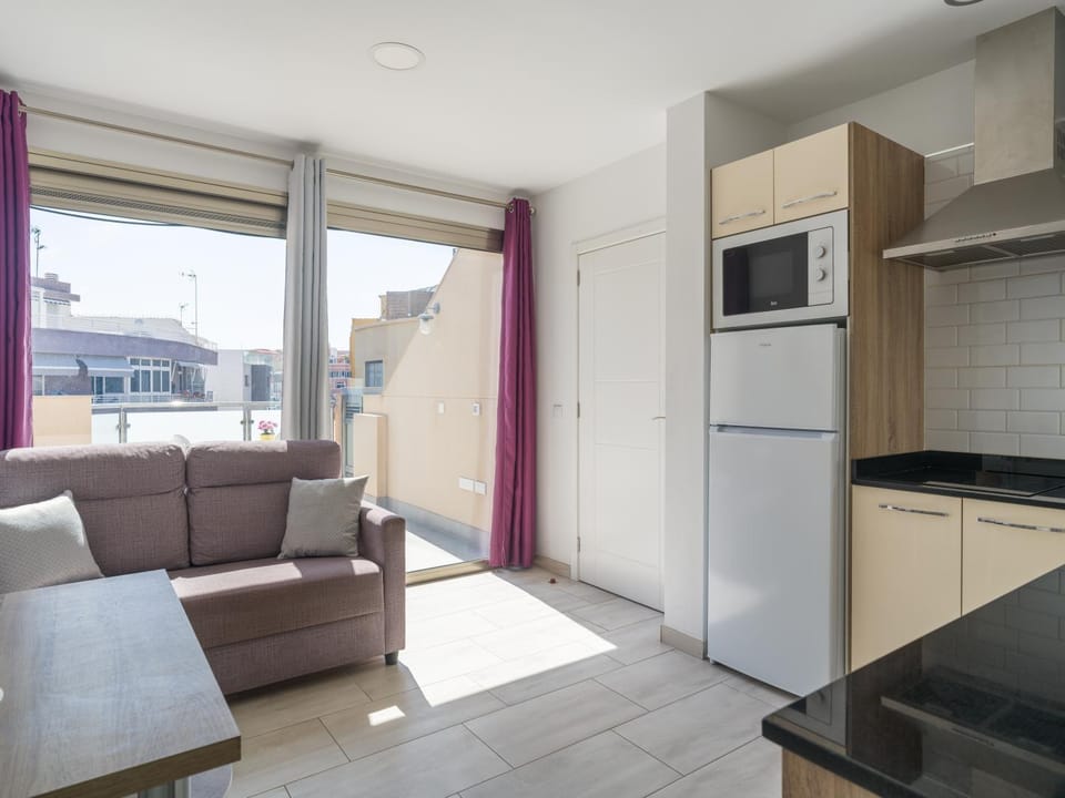Kitchen or kitchenette, Living room