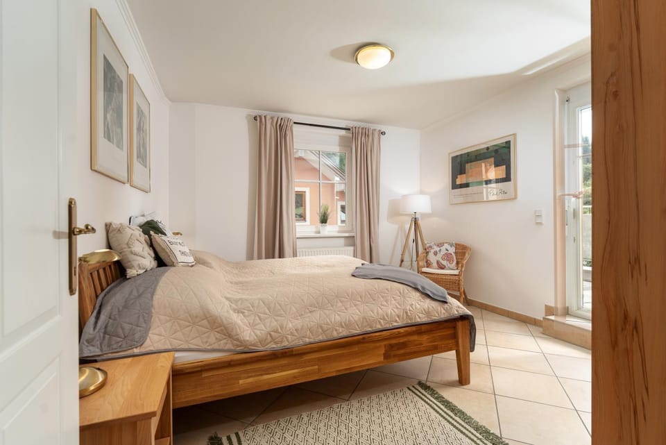 Bed, Living room, Photo of the whole room, Bedroom