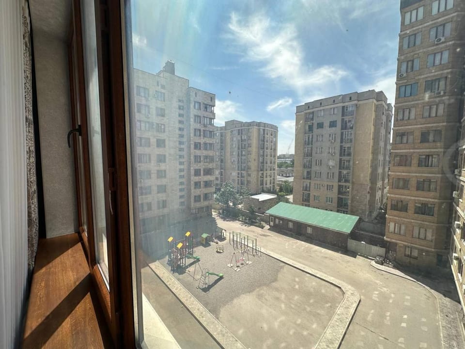 Day, Street view