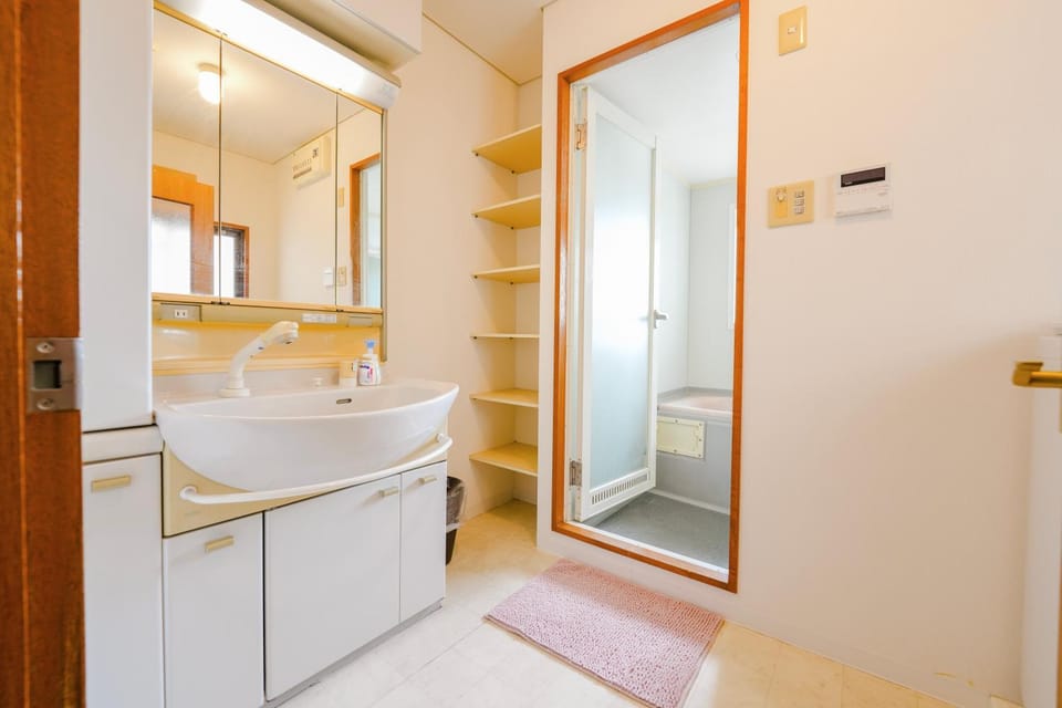 Shower, Bathroom, Bath, towels