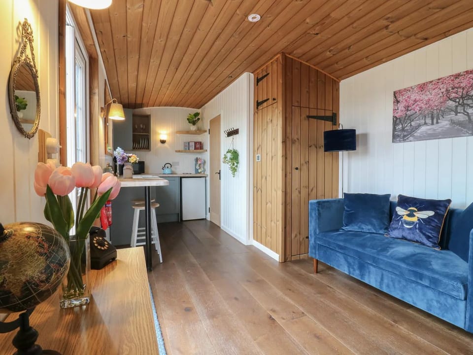 Kitchen or kitchenette, Seating area