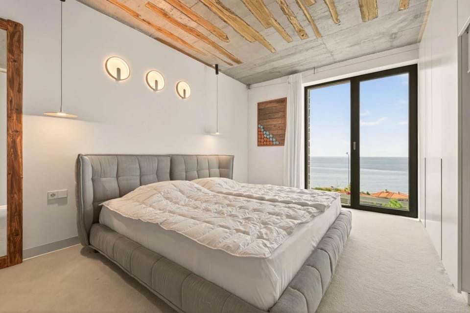 Bed, Bedroom, Sea view