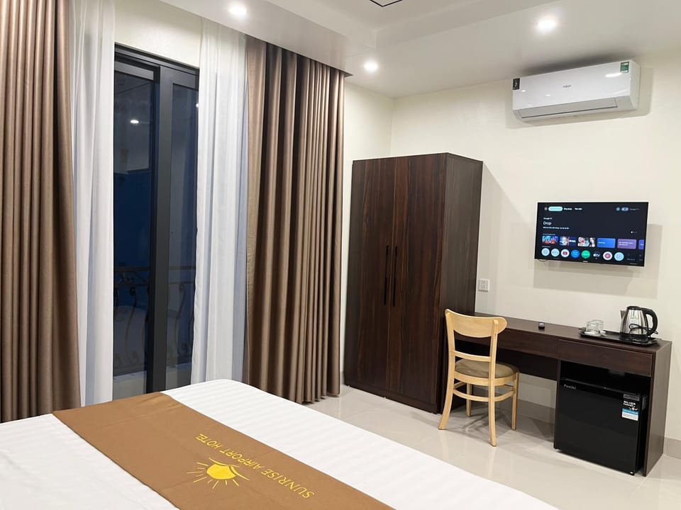 Bed, TV and multimedia, Photo of the whole room, Bedroom, wardrobe, air conditioner