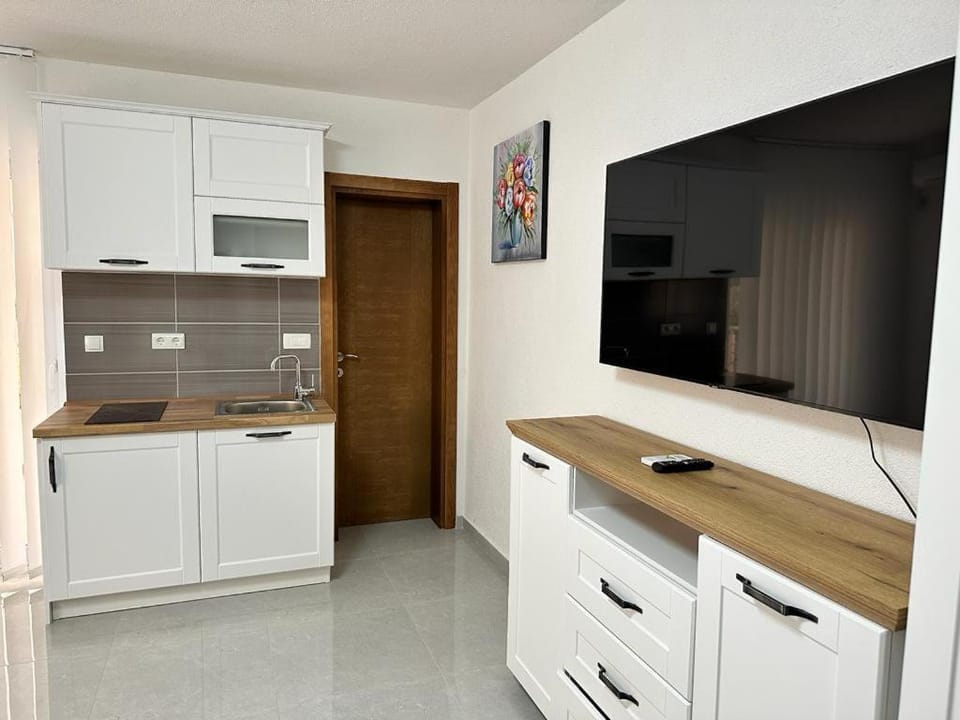 Студия в Добра Вода с балконом Apartment in Ulcinj Municipality