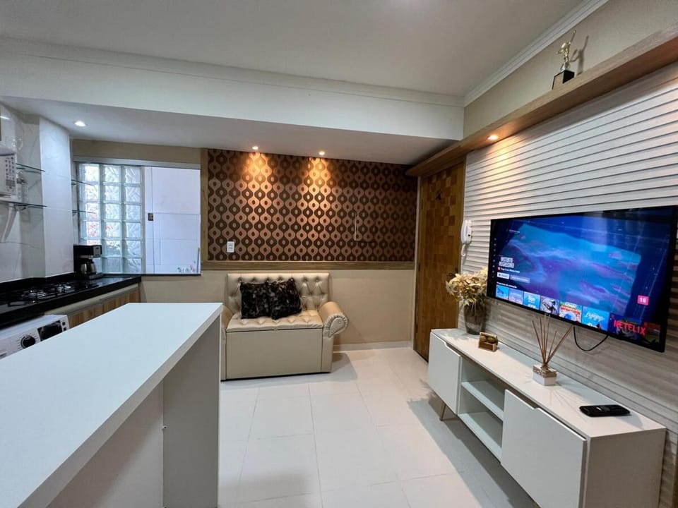 TV and multimedia, Living room, Evening entertainment